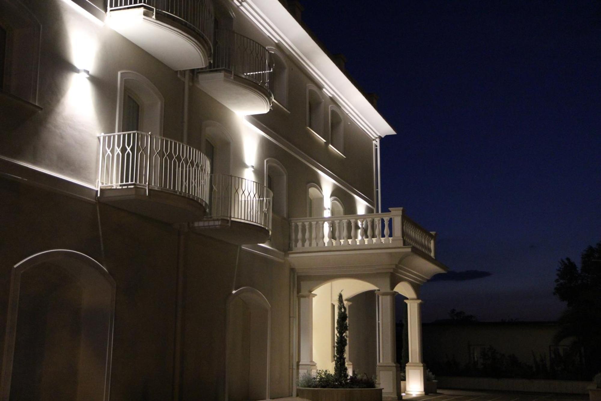 Suites & Apartments Liola' Castrocielo ภายนอก รูปภาพ