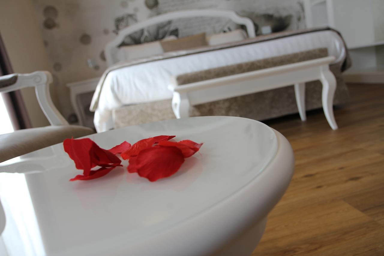 Suites & Apartments Liola' Castrocielo ภายนอก รูปภาพ