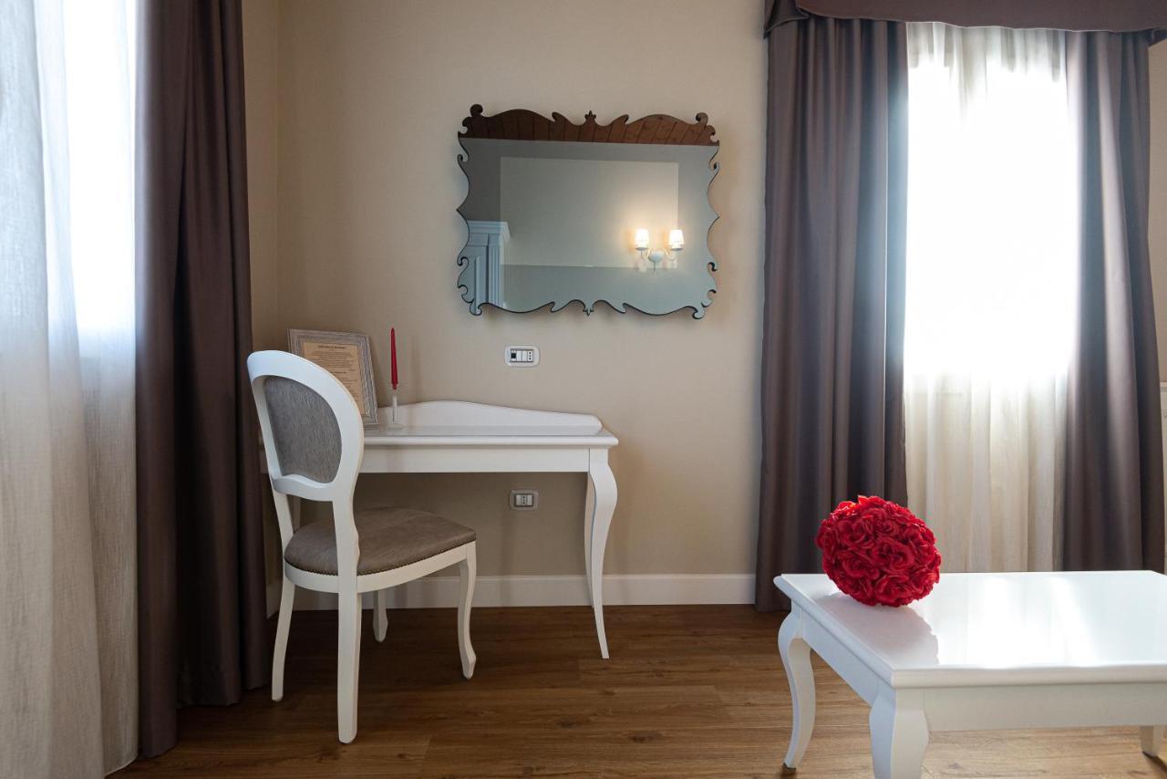 Suites & Apartments Liola' Castrocielo ภายนอก รูปภาพ